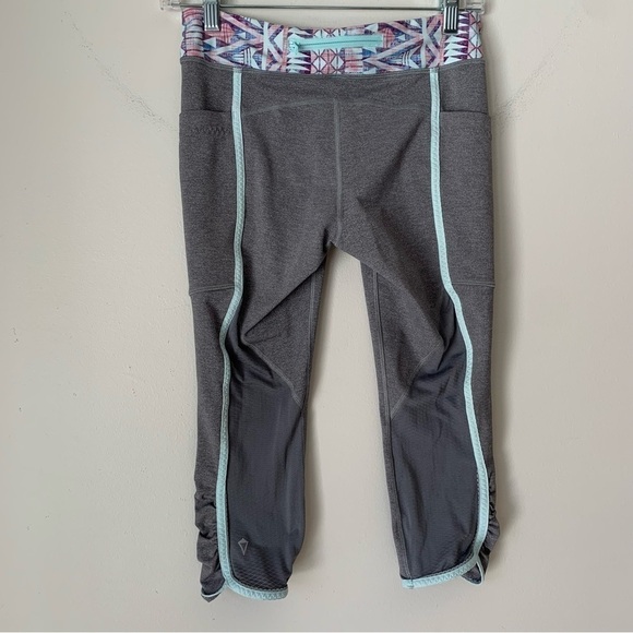 Ivivva By Lululemon for Youth Girls Gray Crop Leggings Size 14 - Picture 2 of 7